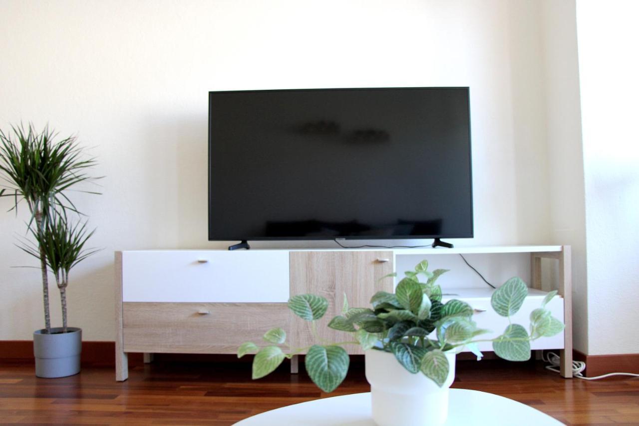 Cozy Apartment With Free Parking & Close To Lake Lugano Dış mekan fotoğraf