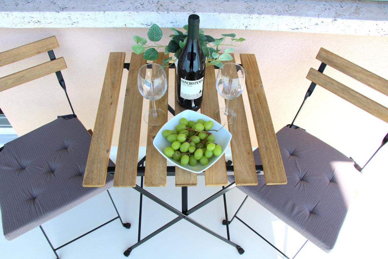 Cozy Apartment With Free Parking & Close To Lake Lugano Dış mekan fotoğraf